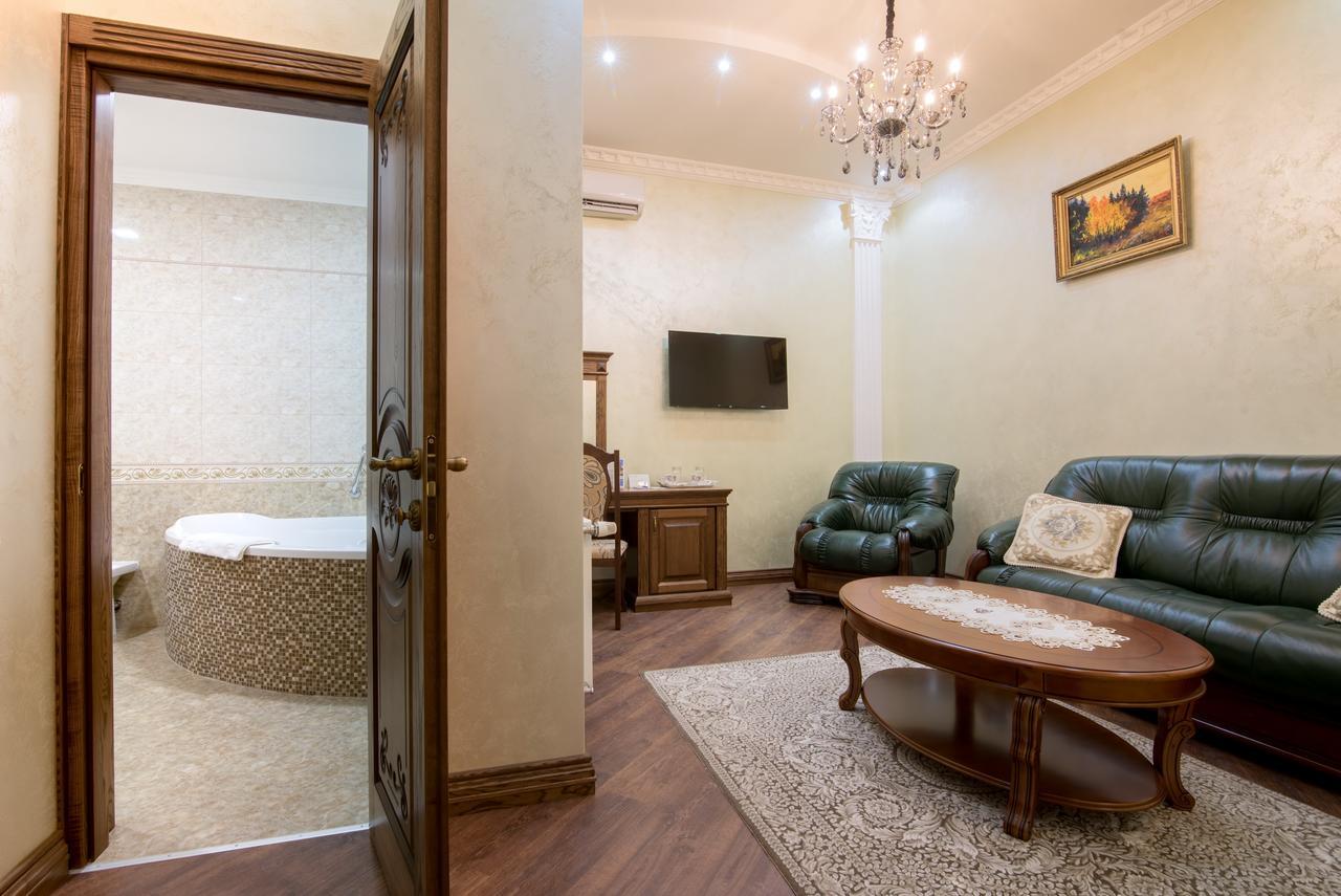 Panskiy Dvir Chernivtsi Ngoại thất bức ảnh