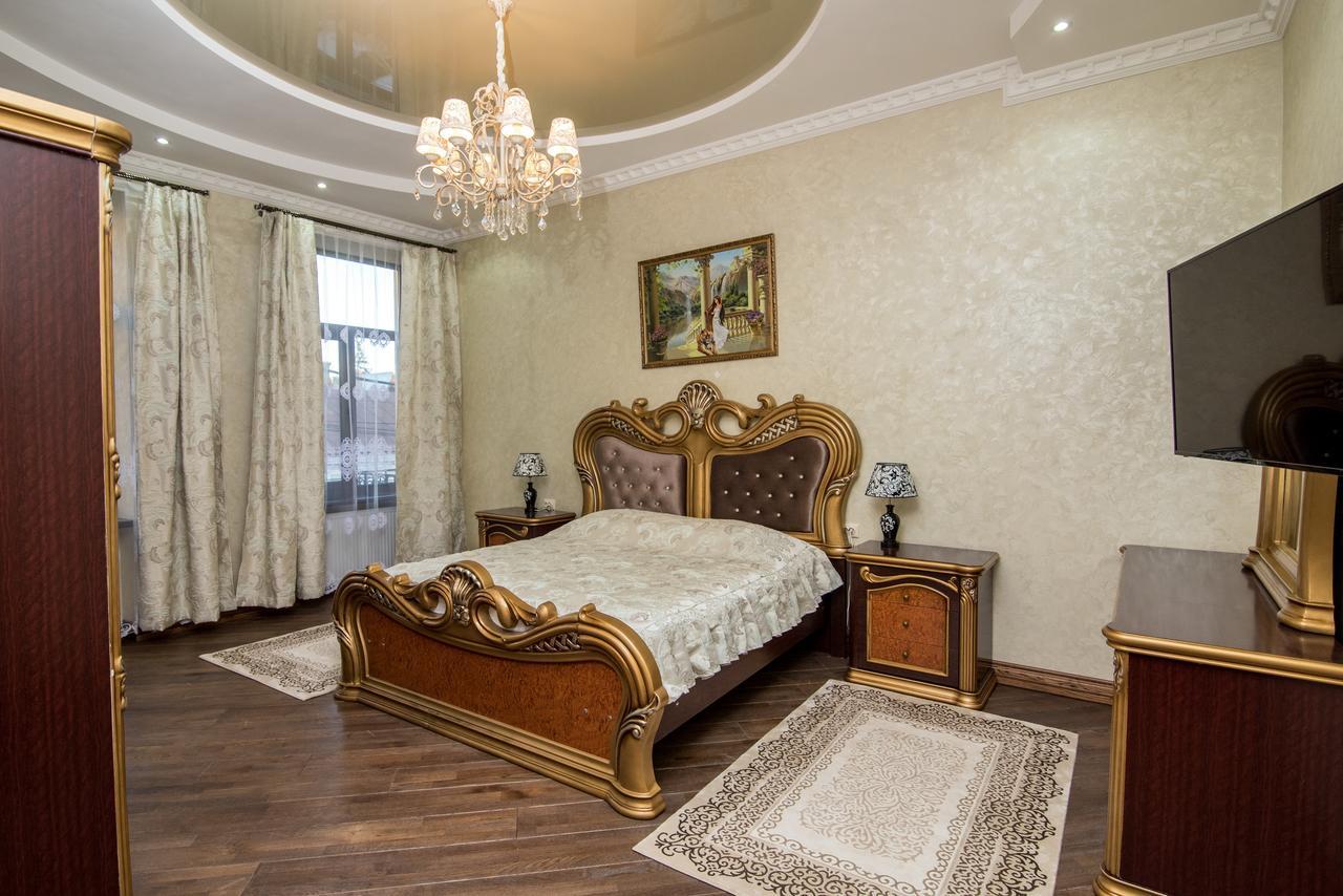 Panskiy Dvir Chernivtsi Ngoại thất bức ảnh