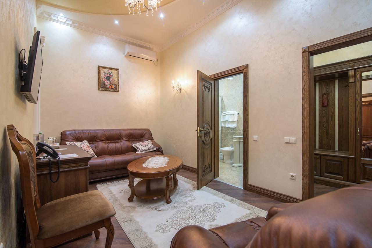Panskiy Dvir Chernivtsi Ngoại thất bức ảnh